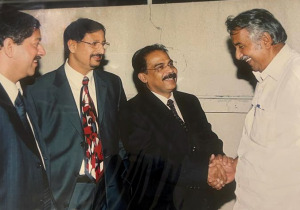 Meeting Sri Oommen Chandy, former Chief Minister of Kerala during his foreign visit, Doha – 2014